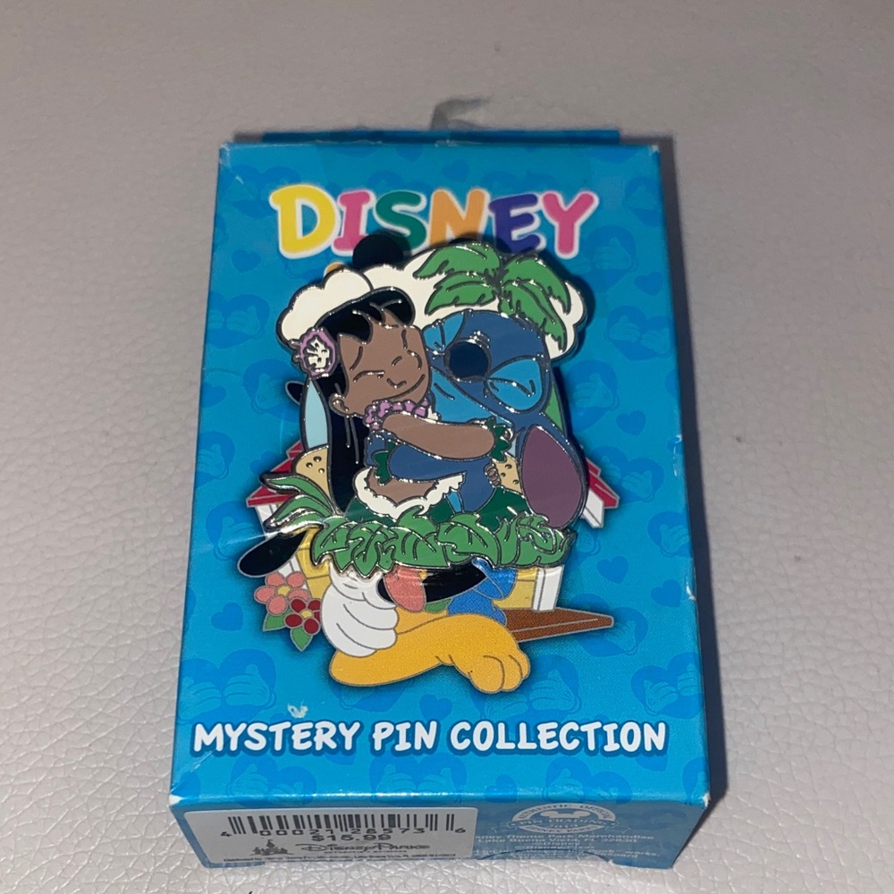 Disney Hugs Lilo & Stich Pin